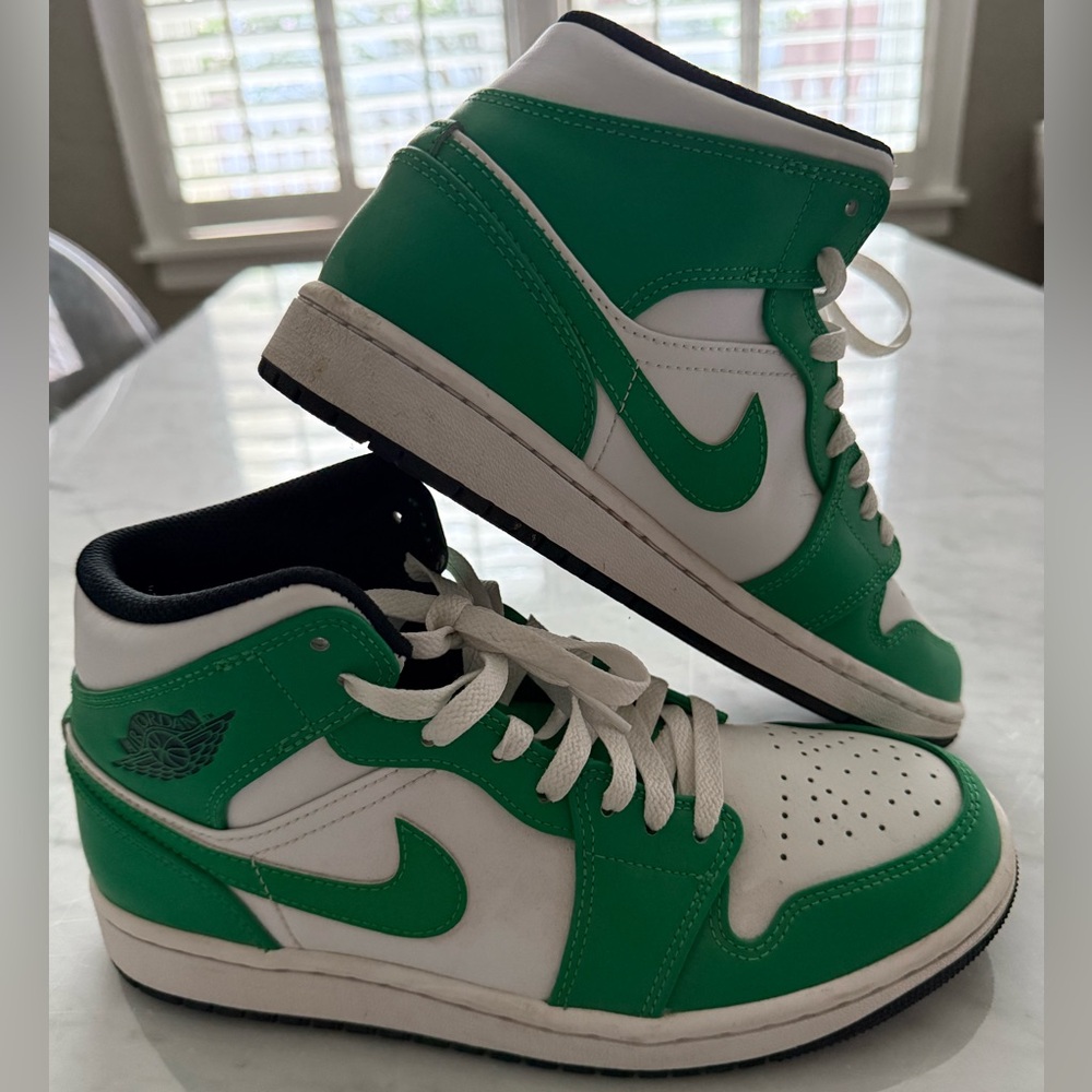 Men’s Nike Air Jordan 1 Mid Lucky green/black/white size 7.5